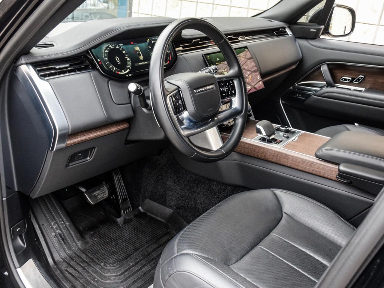 2023 Land Rover Range Rover P530 SE 4dr All-Wheel Drive Photo