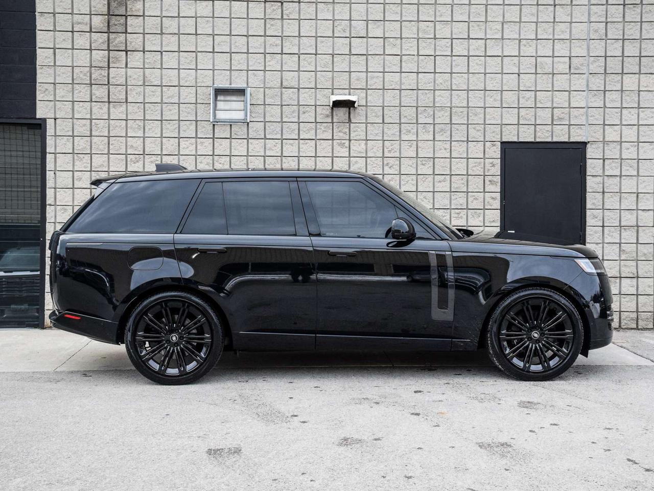 2023 Land Rover Range Rover P530 SE 4dr All-Wheel Drive Photo