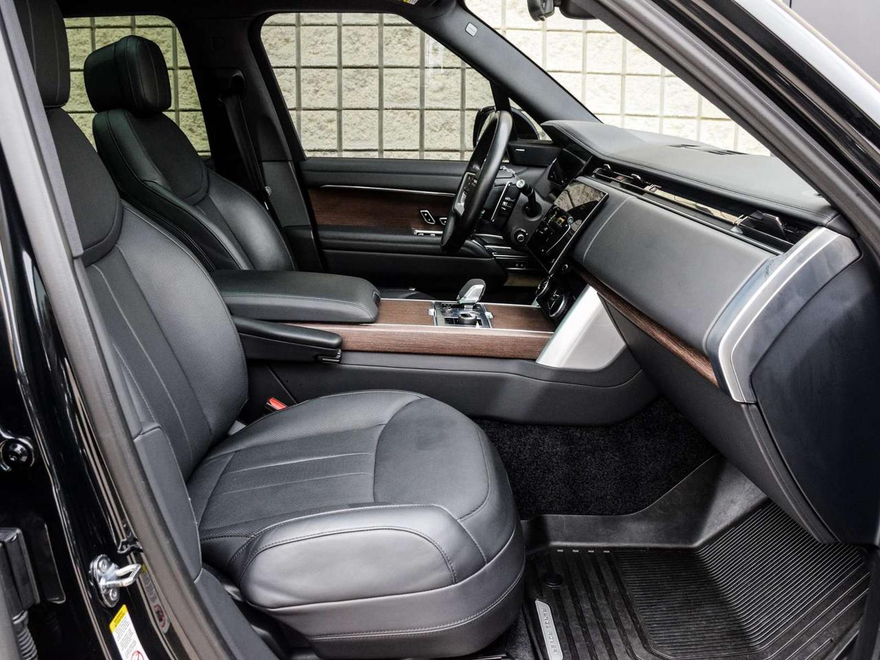 2023 Land Rover Range Rover P530 SE 4dr All-Wheel Drive Photo