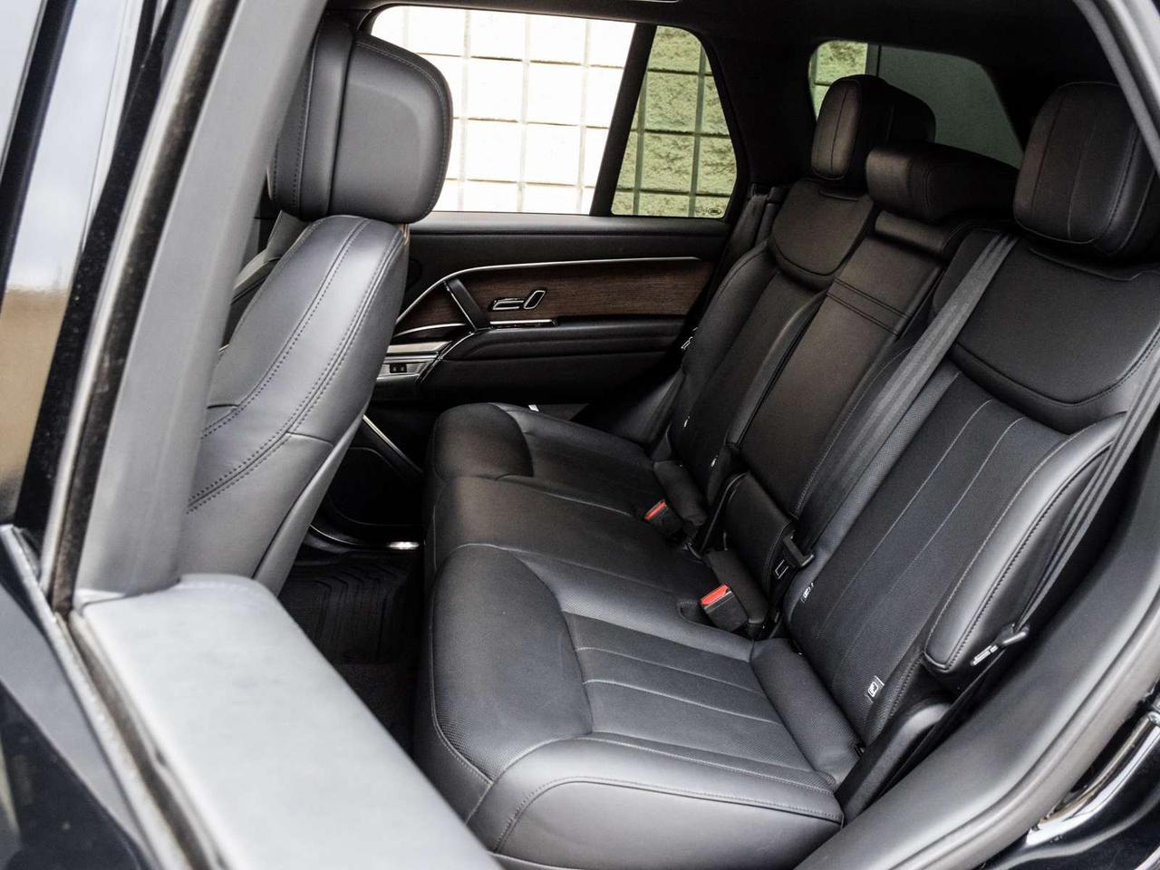 2023 Land Rover Range Rover P530 SE 4dr All-Wheel Drive Photo