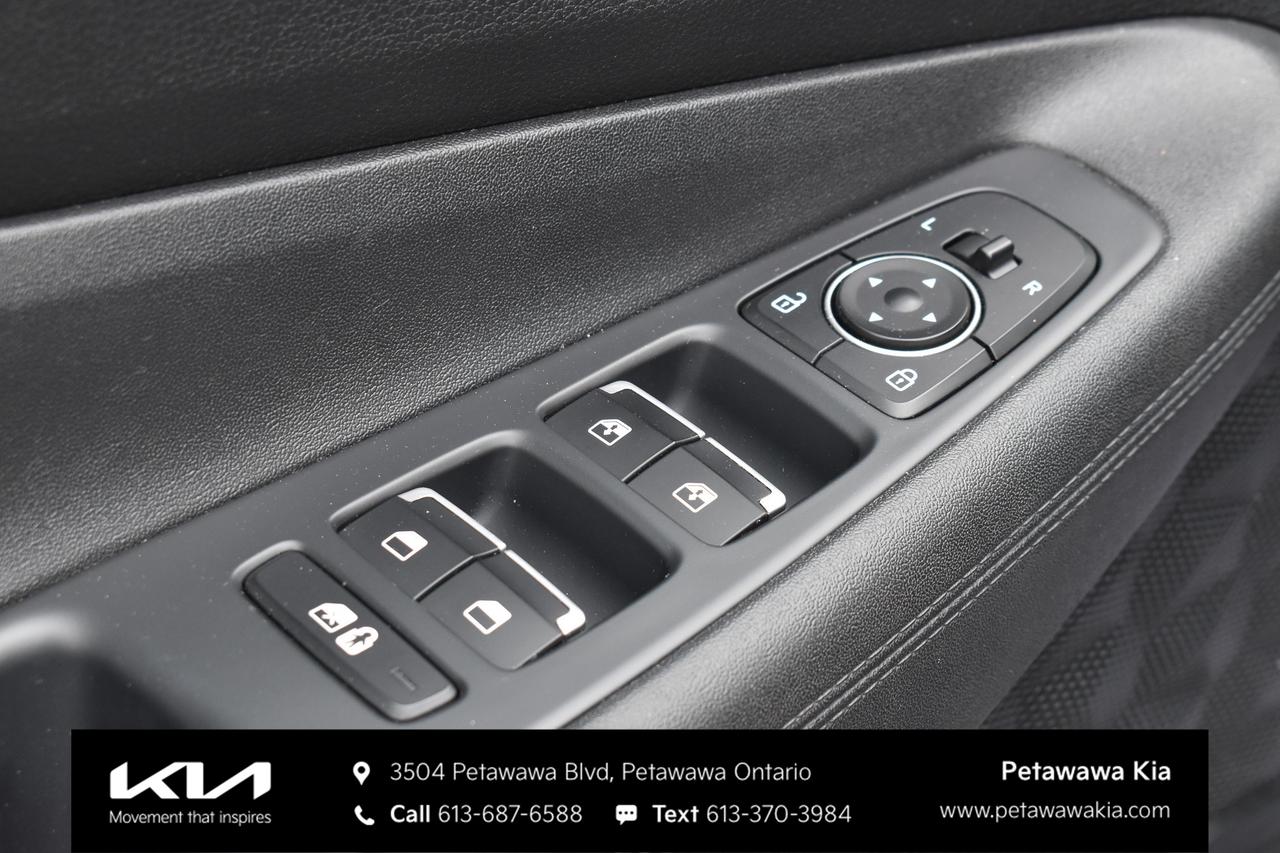 2021 Hyundai Santa Fe Preferred 4dr All-Wheel Drive Photo