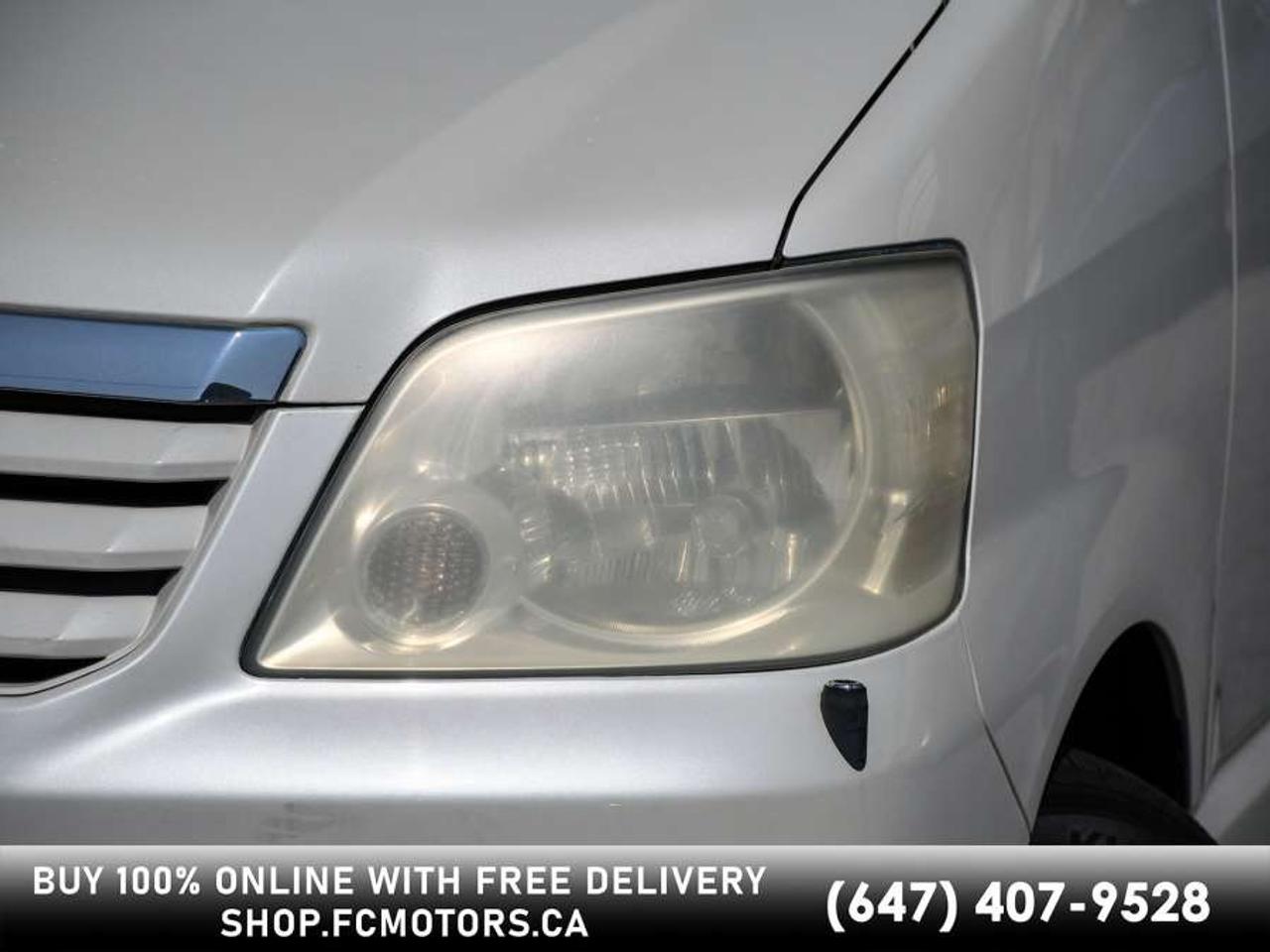 2003 Toyota NOAH JAPAN IMPORT   RIGHT HAND DRIVE Photo