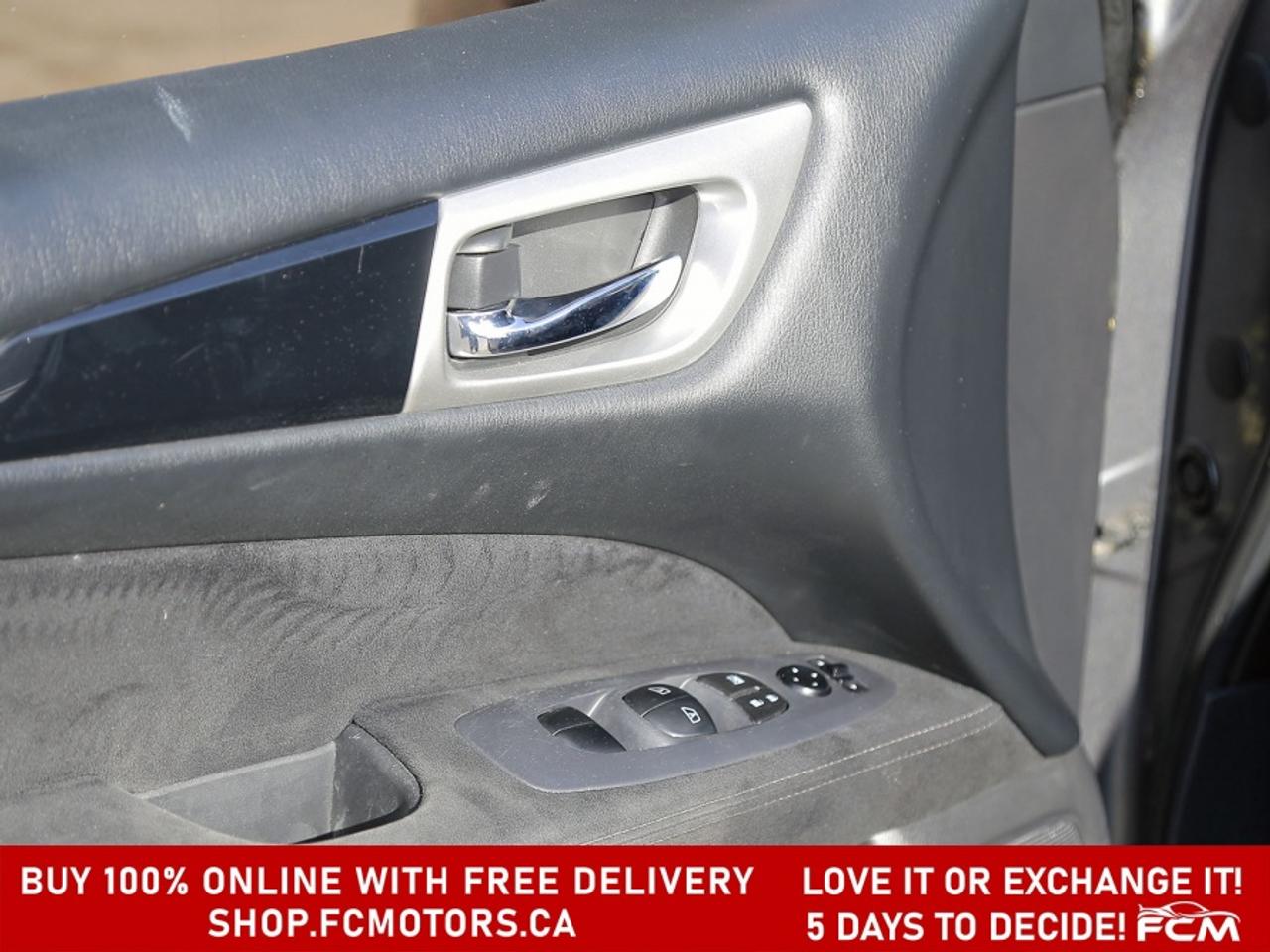 2016 Nissan Pathfinder SV AWD ~AUTOMATIC, FULLY CERTIFIED WITH WARRANTY!! Photo