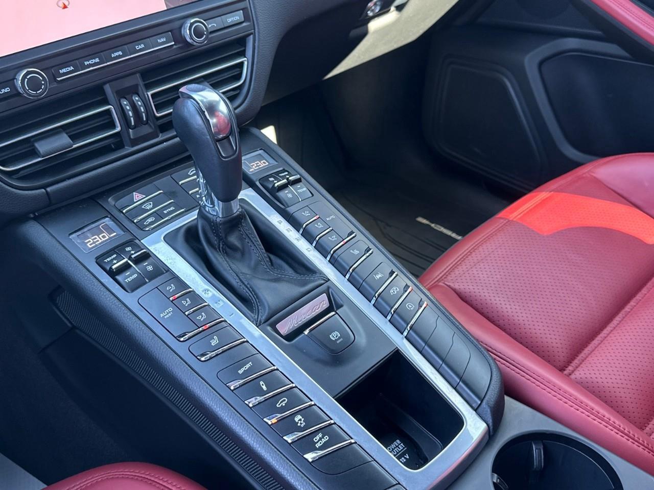 2021 Porsche Macan GTS 4dr All-Wheel Drive Photo