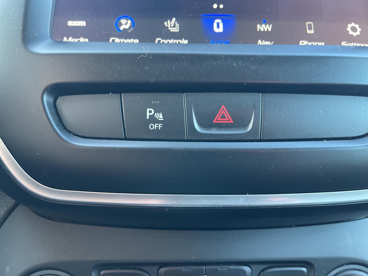 2021 Jeep Cherokee Altitude - Htd Leather - Navigation Photo