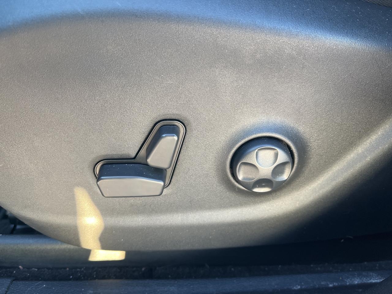 2021 Jeep Cherokee Altitude - Htd Leather - Navigation Photo