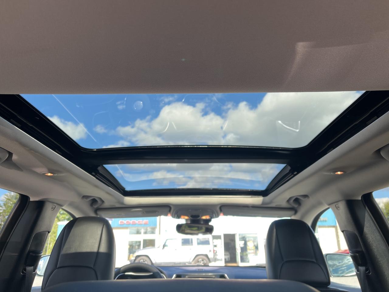 2023 Jeep Cherokee Altitude - Pano Sunroof - Adaptive Cruise Photo