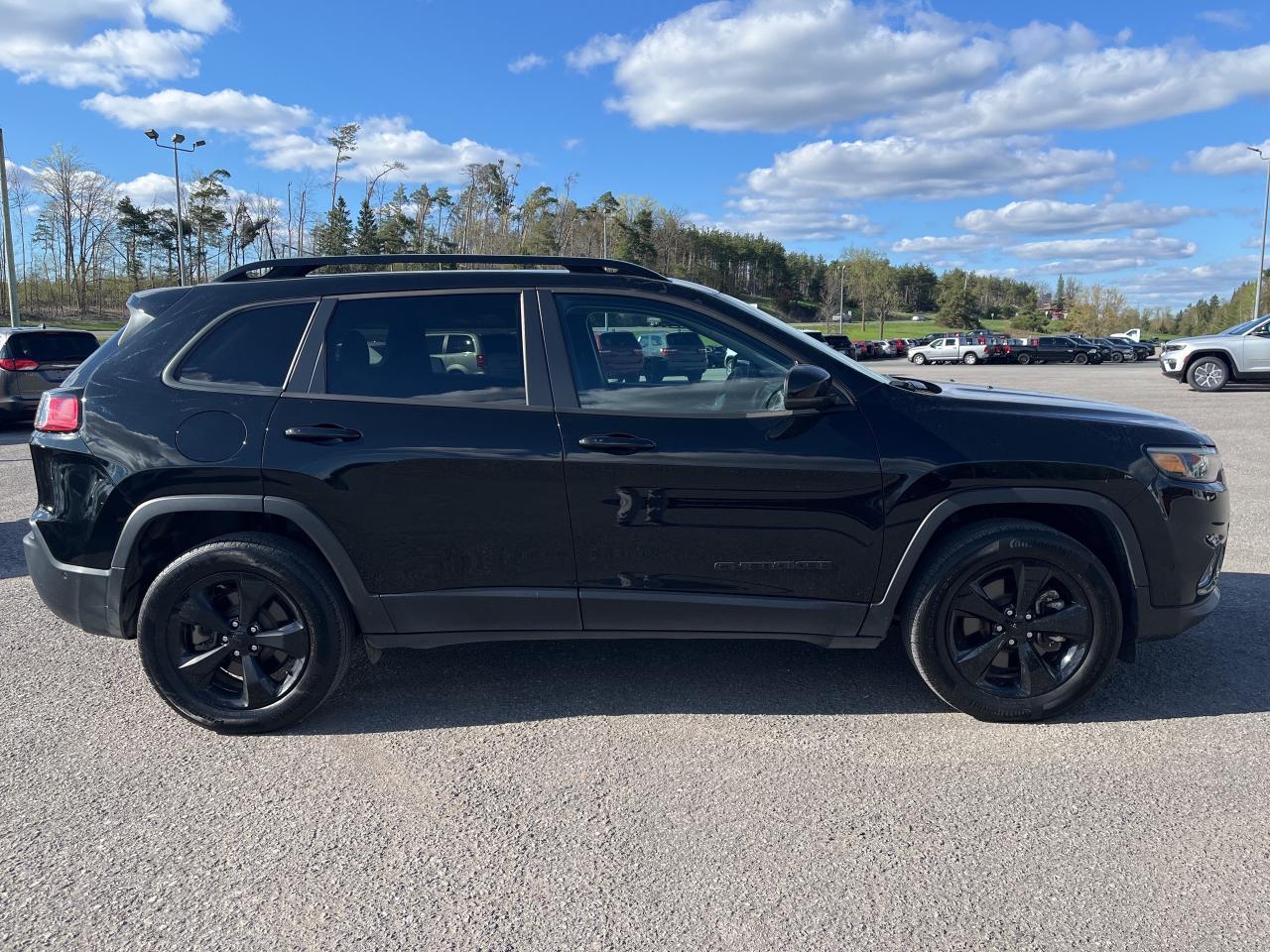 2023 Jeep Cherokee Altitude - Pano Sunroof - Adaptive Cruise Photo