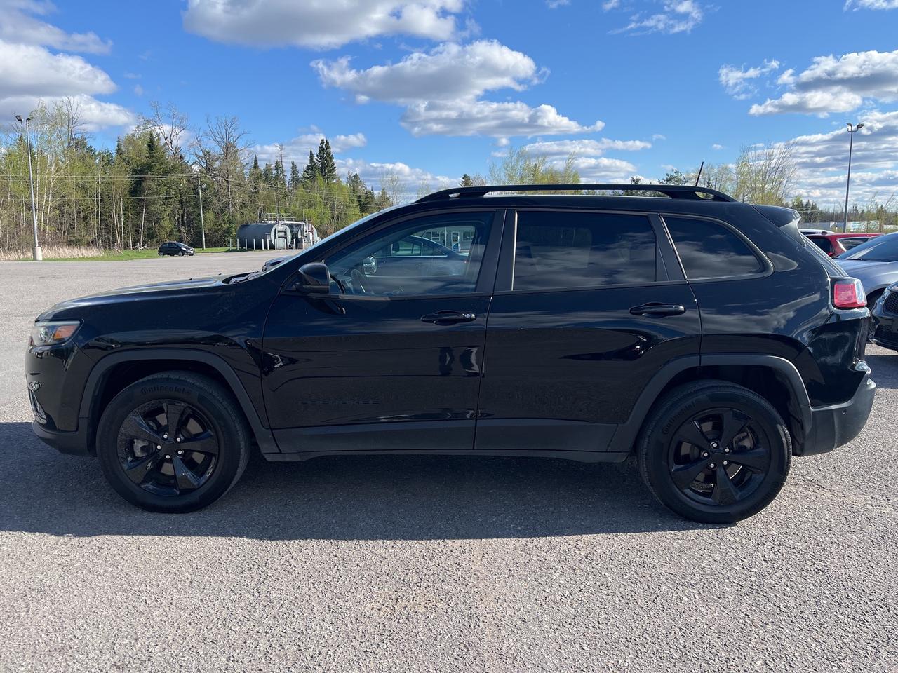 2023 Jeep Cherokee Altitude - Pano Sunroof - Adaptive Cruise Photo