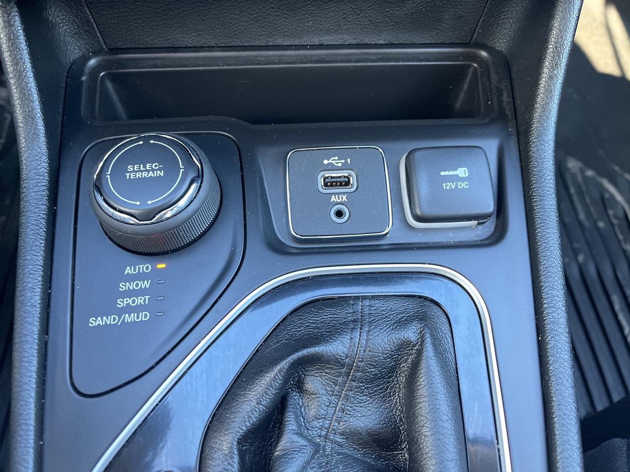 2023 Jeep Cherokee Altitude - Pano Sunroof - Adaptive Cruise Photo