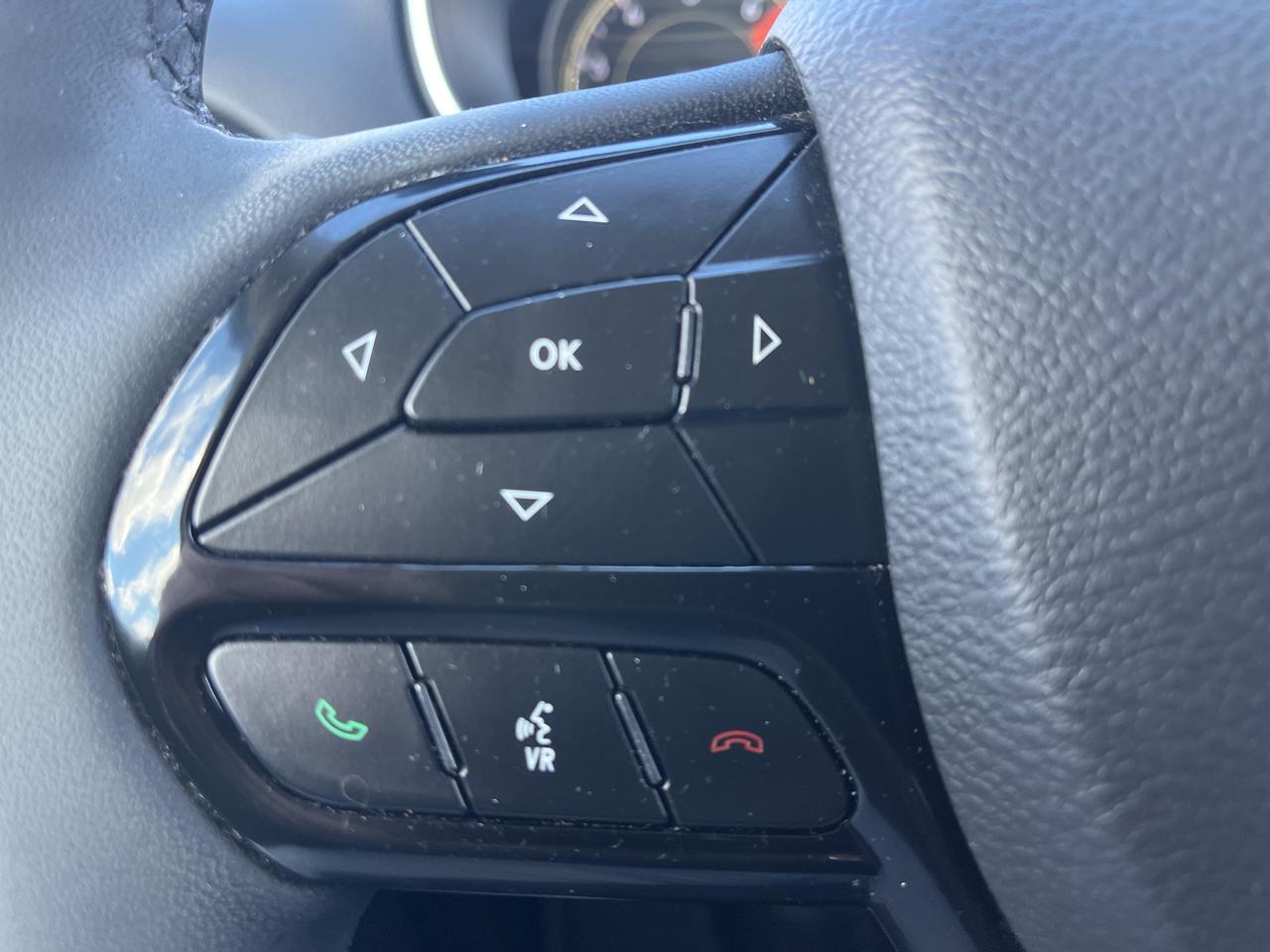 2023 Jeep Cherokee Altitude - Pano Sunroof - Adaptive Cruise Photo