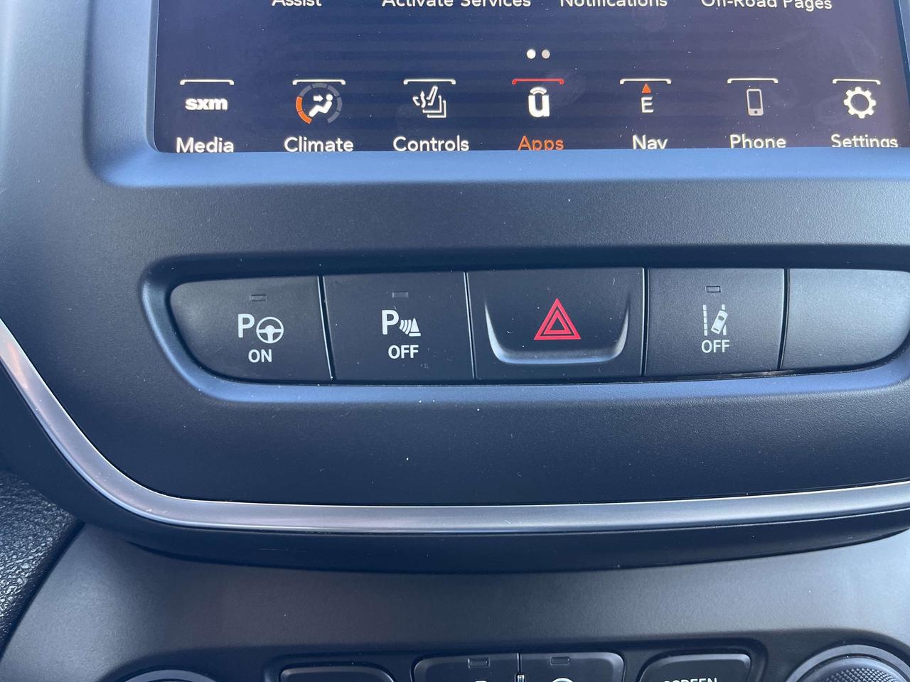 2023 Jeep Cherokee Altitude - Pano Sunroof - Adaptive Cruise Photo