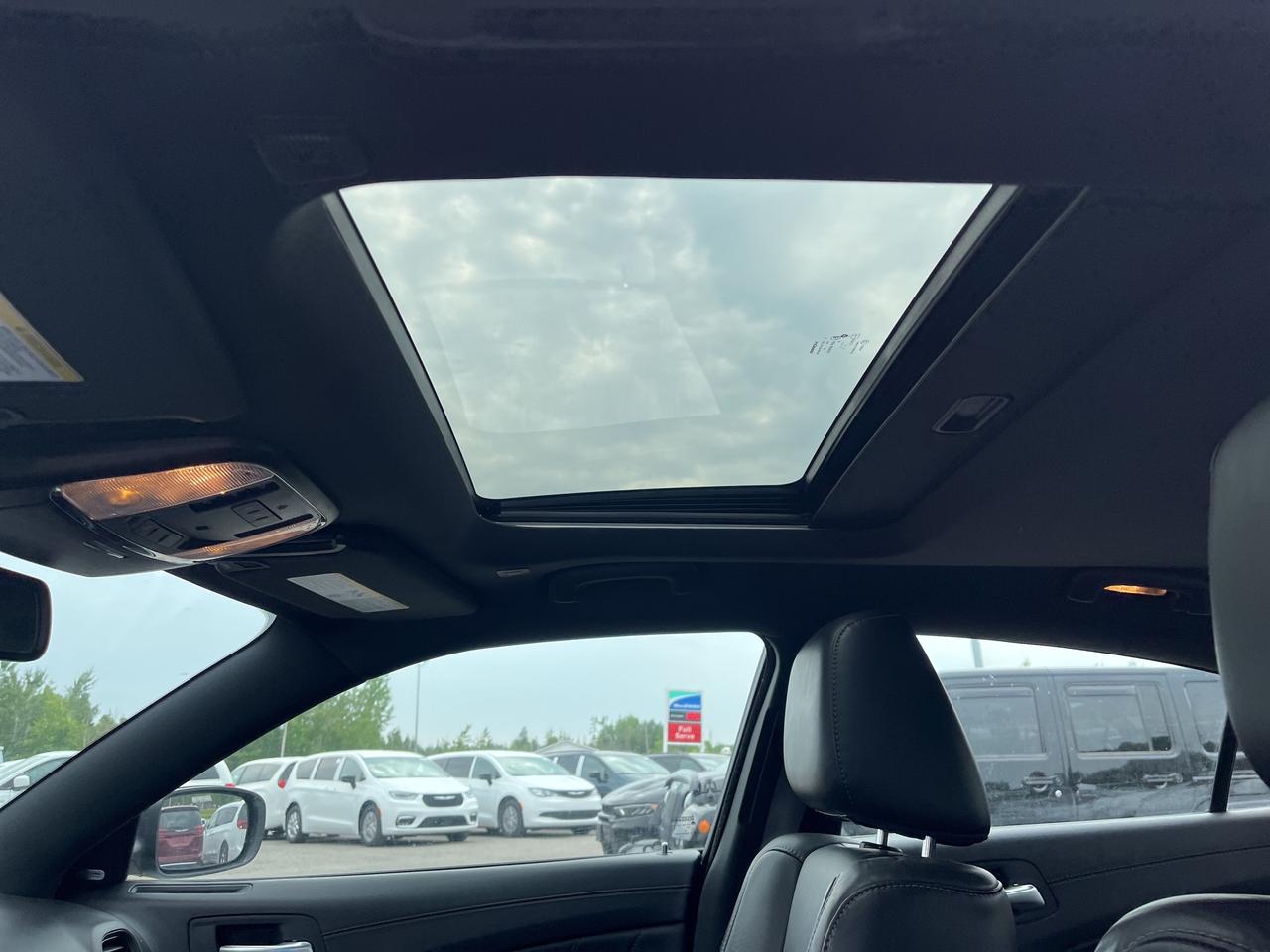 2023 Dodge Charger SXT - Sunroof - Nav AWD Photo3