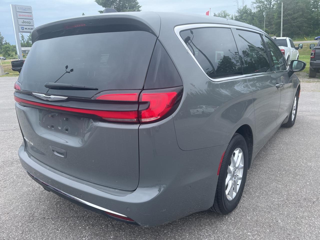 2023 Chrysler Pacifica Touring L - Lane Departure - Adaptive Cruise Photo