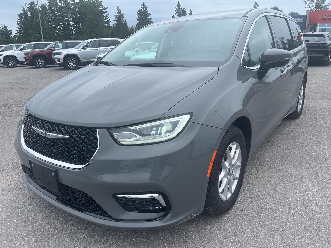 2023 Chrysler Pacifica Touring L - Lane Departure - Adaptive Cruise Photo
