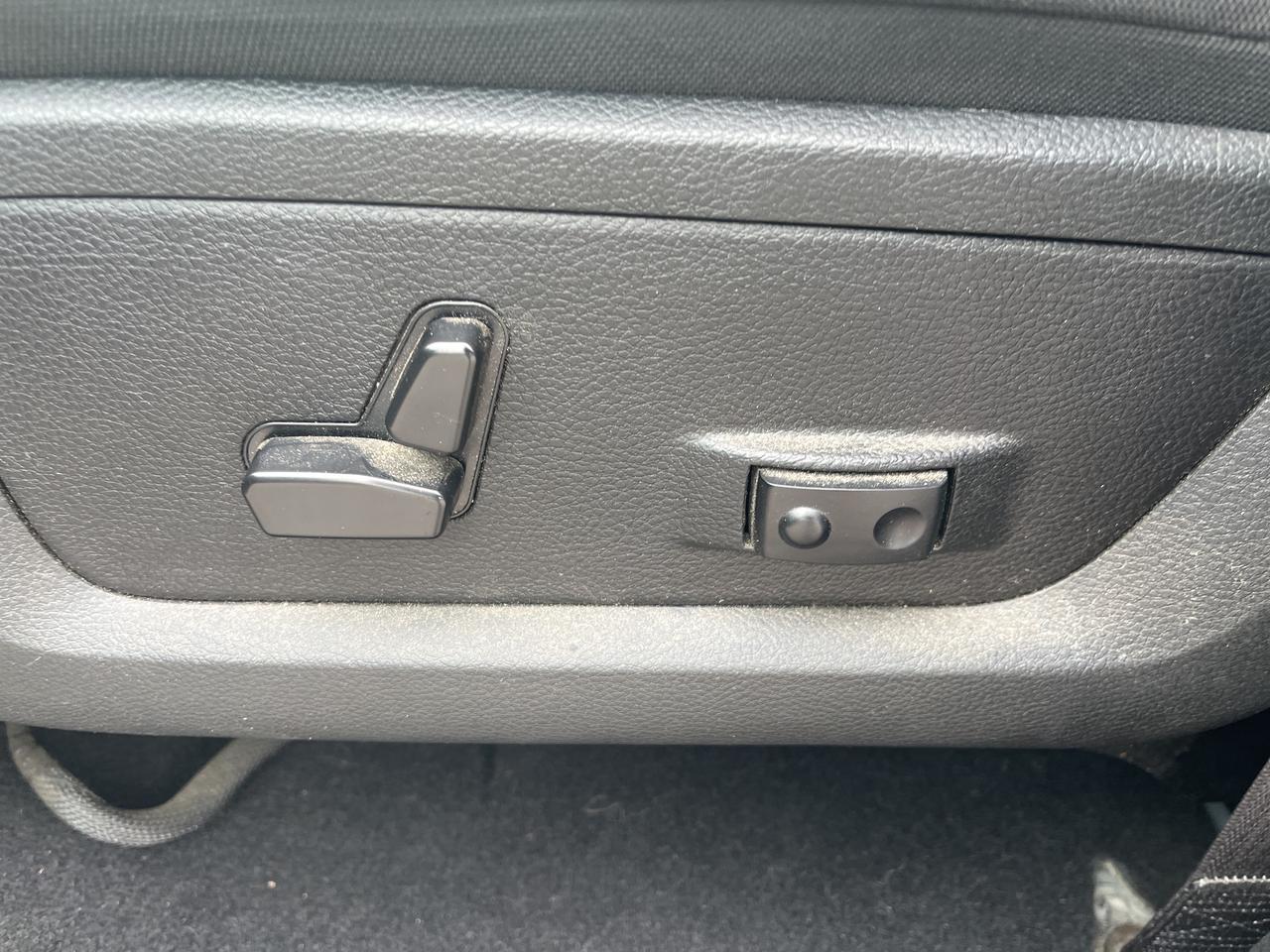 2023 RAM 1500 Classic SLT - 8 Speed - Bluetooth Photo