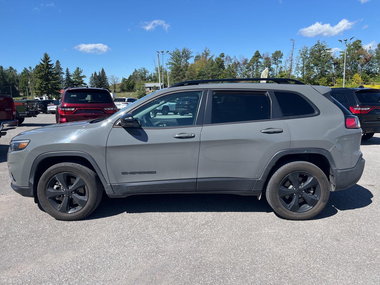 2023 Jeep Cherokee Altitude - Pano Sunroof - Safety/Tech Grp Photo