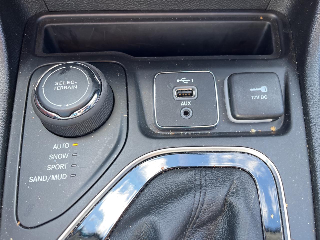 2023 Jeep Cherokee Altitude - Pano Sunroof - Safety/Tech Grp Photo