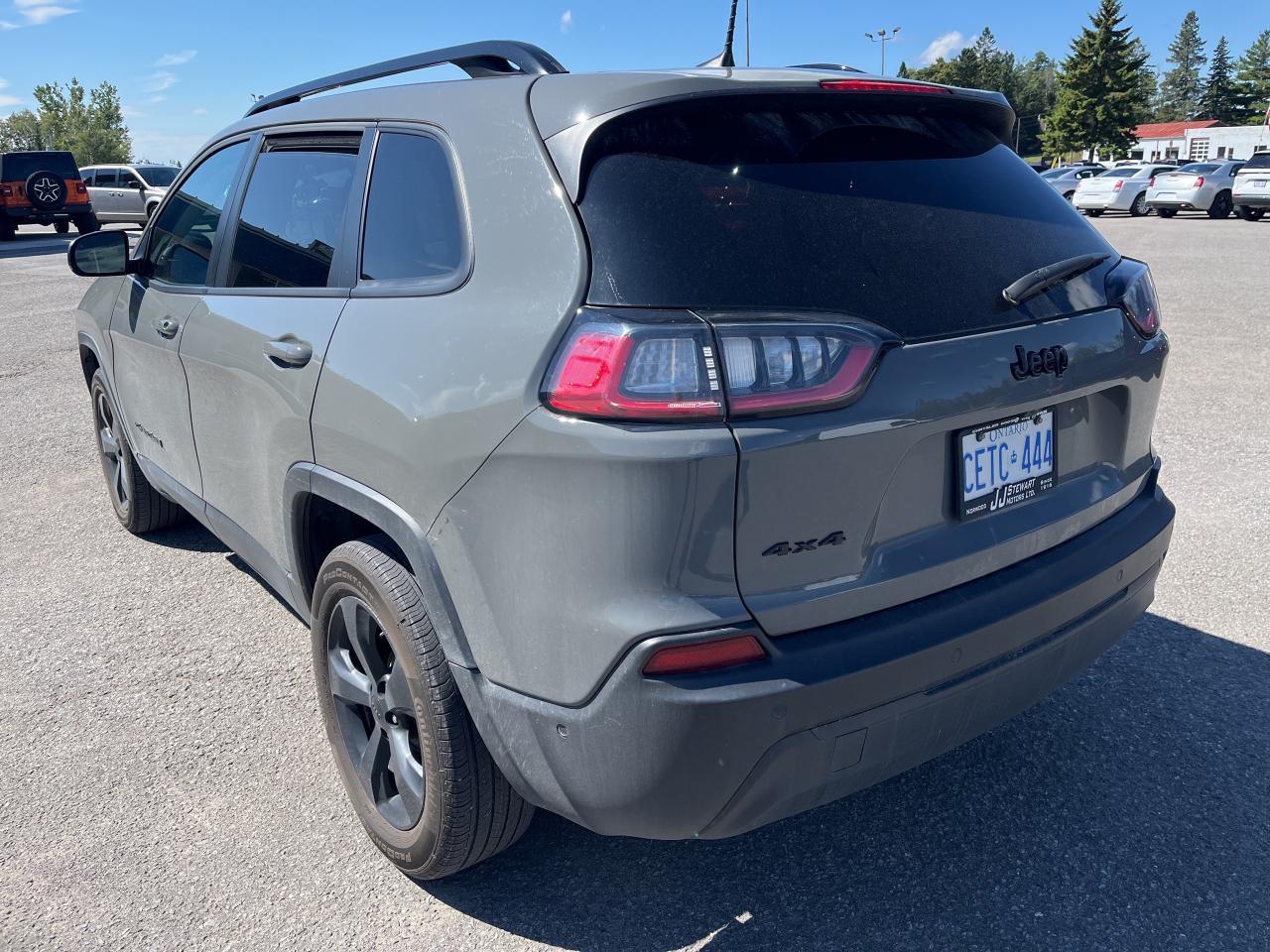 2023 Jeep Cherokee Altitude - Pano Sunroof - Safety/Tech Grp Photo