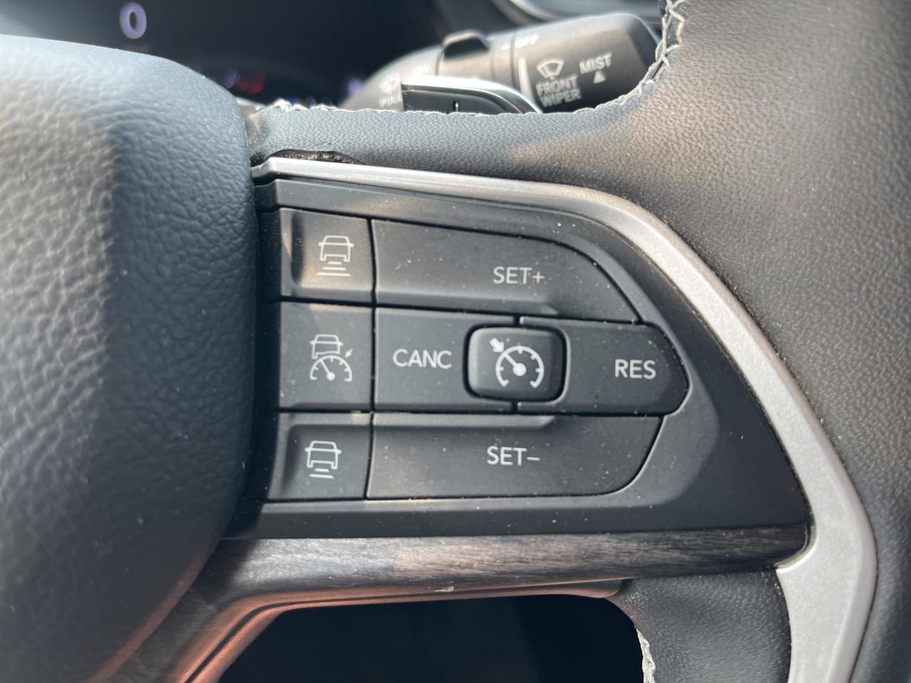 2023 Jeep Grand Cherokee Limited - Htd Leather/Wheel - Adaptive Cruise Photo