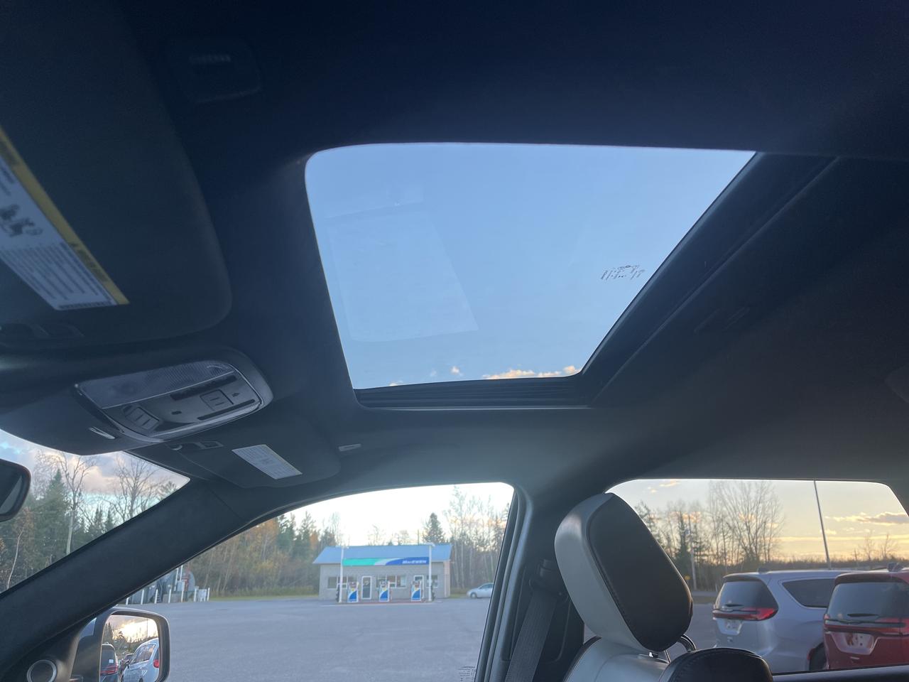 2023 Dodge Durango Citadel - Htd/Vtd Leather - Sunroof Photo3