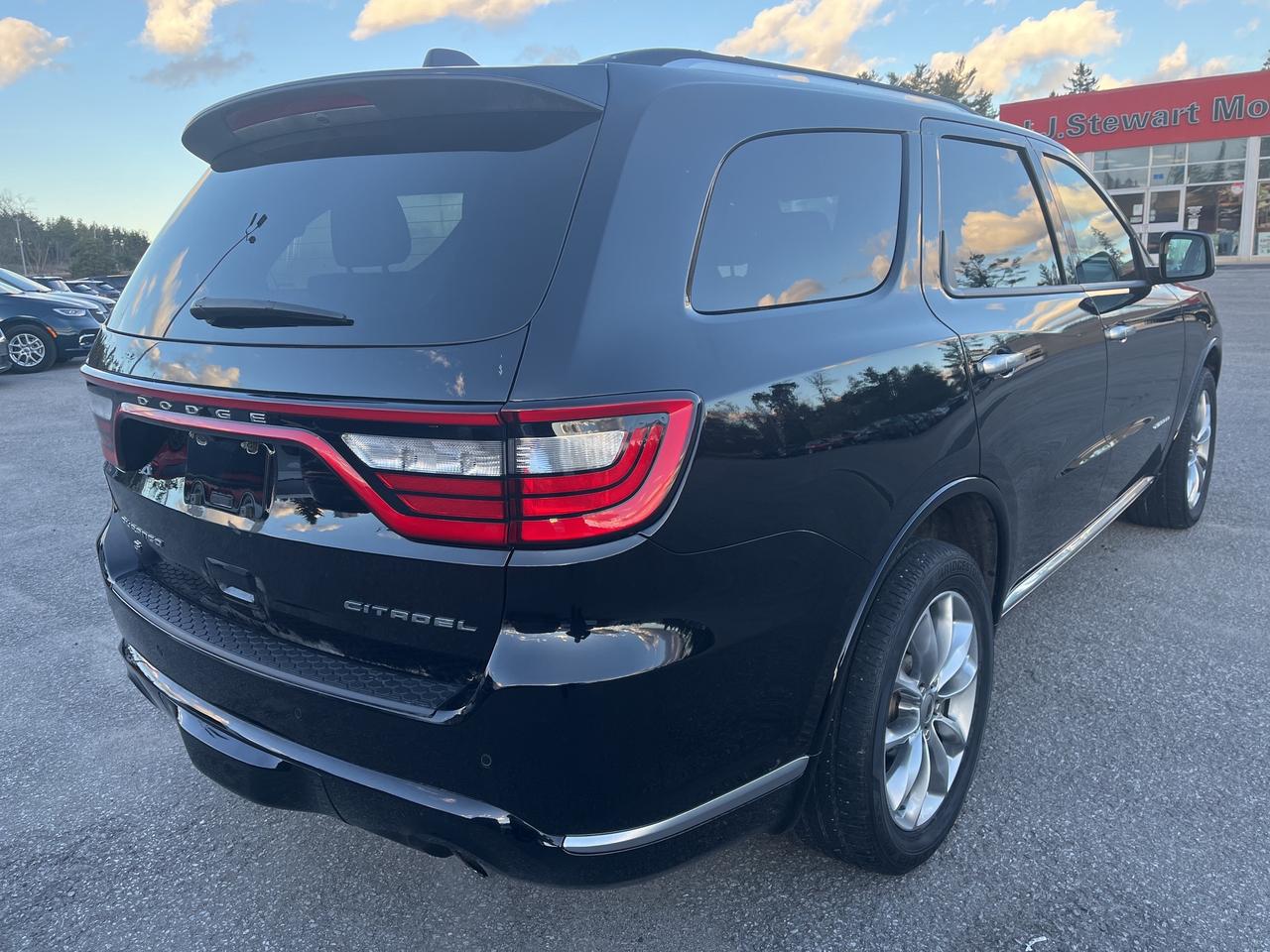 2023 Dodge Durango Citadel - Htd/Vtd Leather - Sunroof Photo