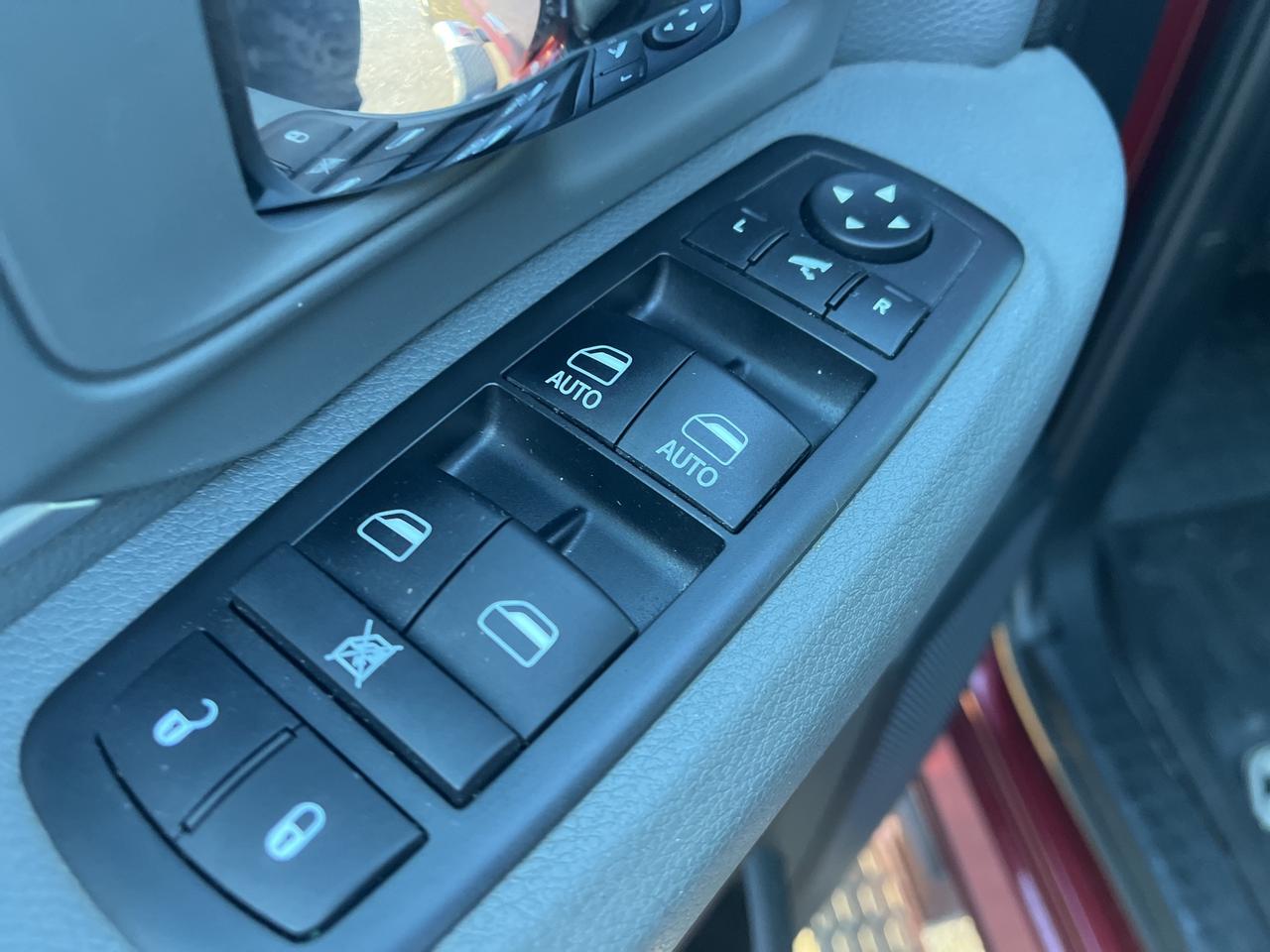 2018 RAM 2500 SLT - Htd Seats/Wheel - Tow Pkg Photo