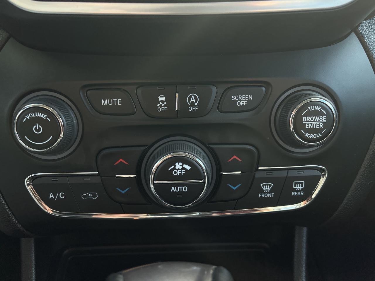 2022 Jeep Cherokee Limited - Pano Sunroof - Htd Leather/Wheel Photo