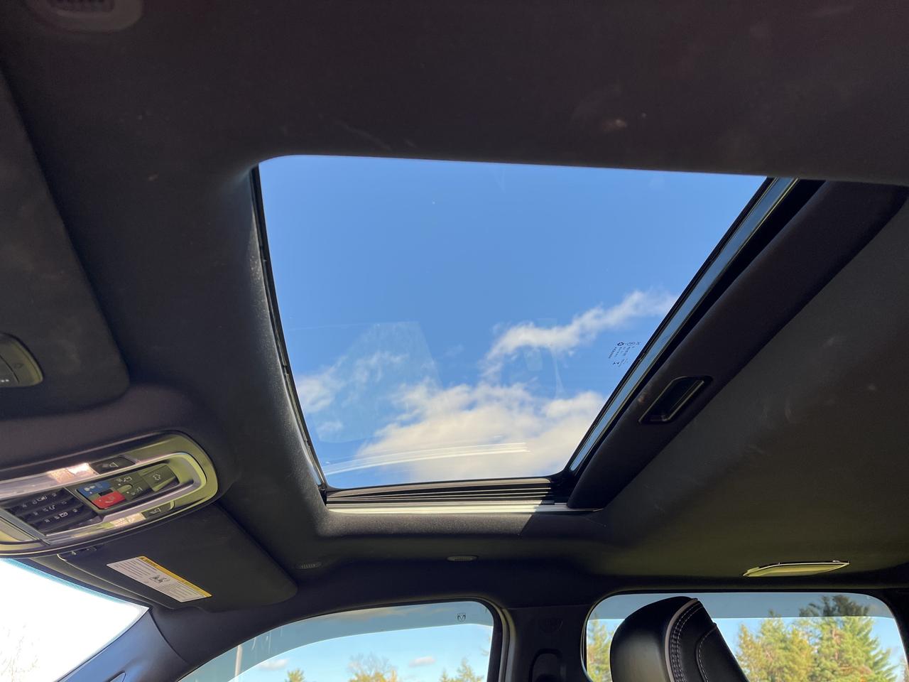 2023 RAM 3500 Limited - Sunroof - Tow Pkg Photo3