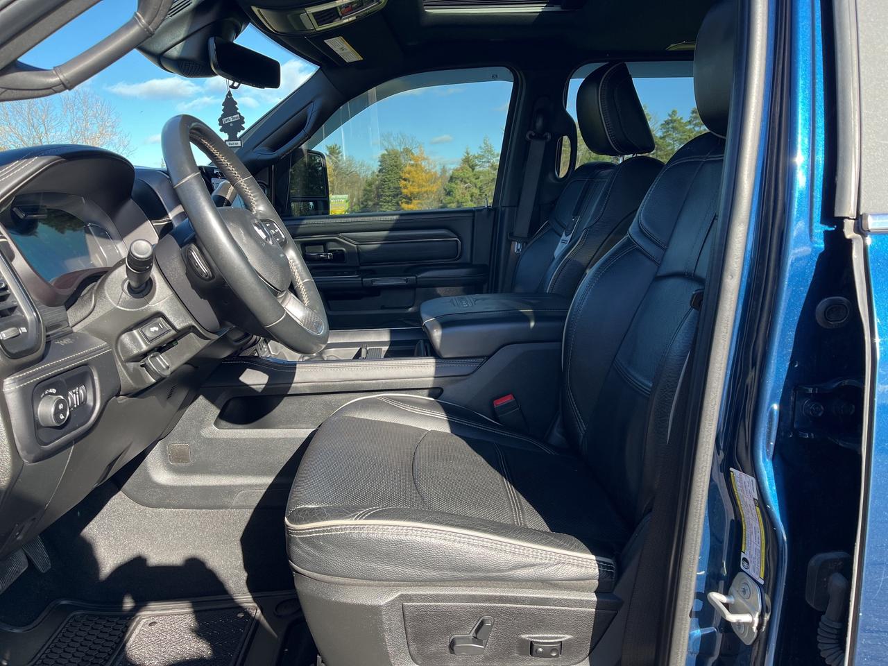 2023 RAM 3500 Limited - Sunroof - Tow Pkg Photo