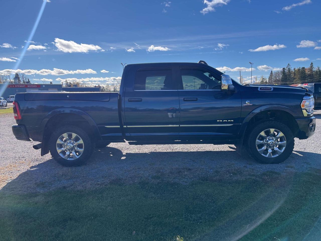 2023 RAM 3500 Limited - Sunroof - Tow Pkg Photo