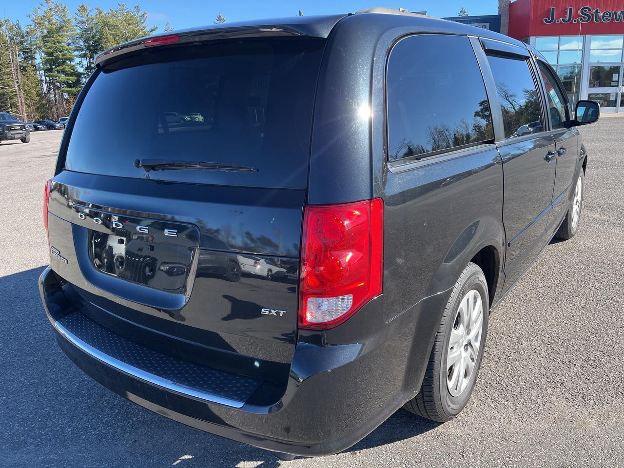 2016 Dodge Grand Caravan SXT - Cruise - Sto ‘N’ Go Photo