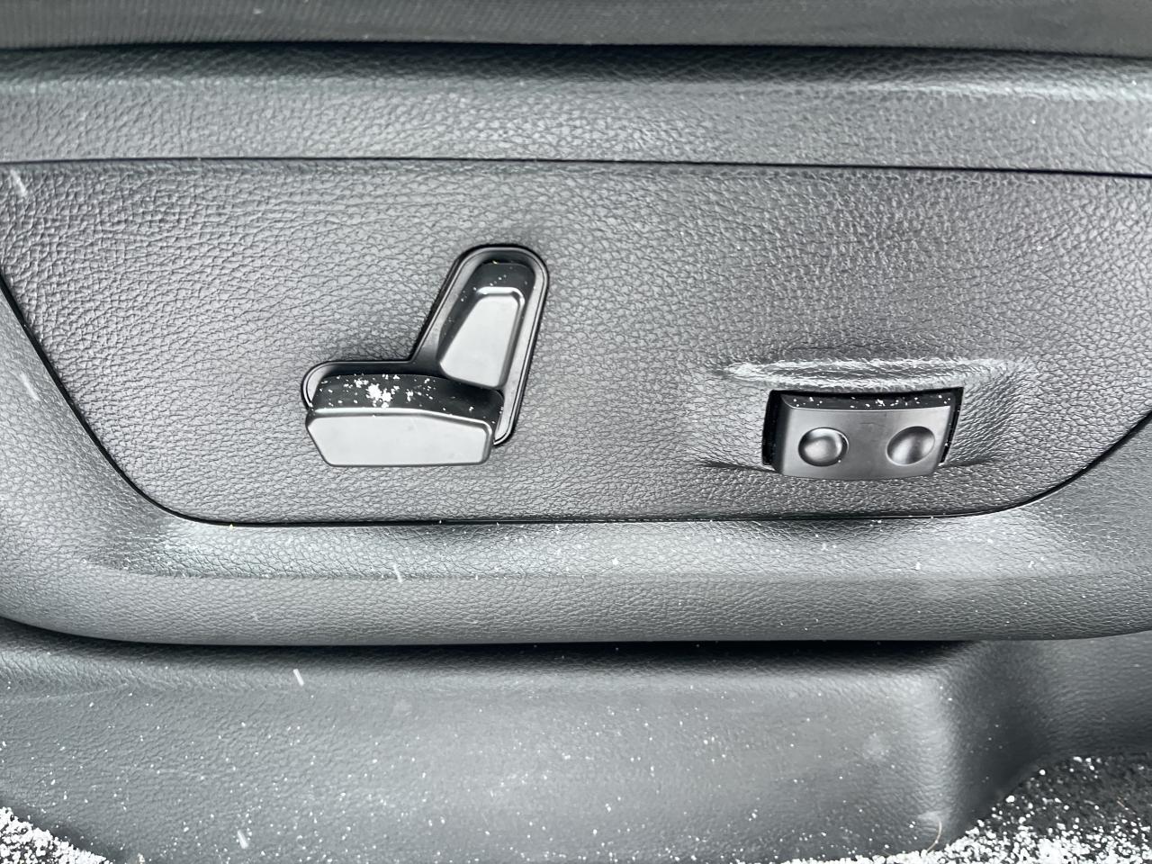 2022 RAM 3500 Big Horn - Htd Seats/Wheel - Aisin Trans Photo