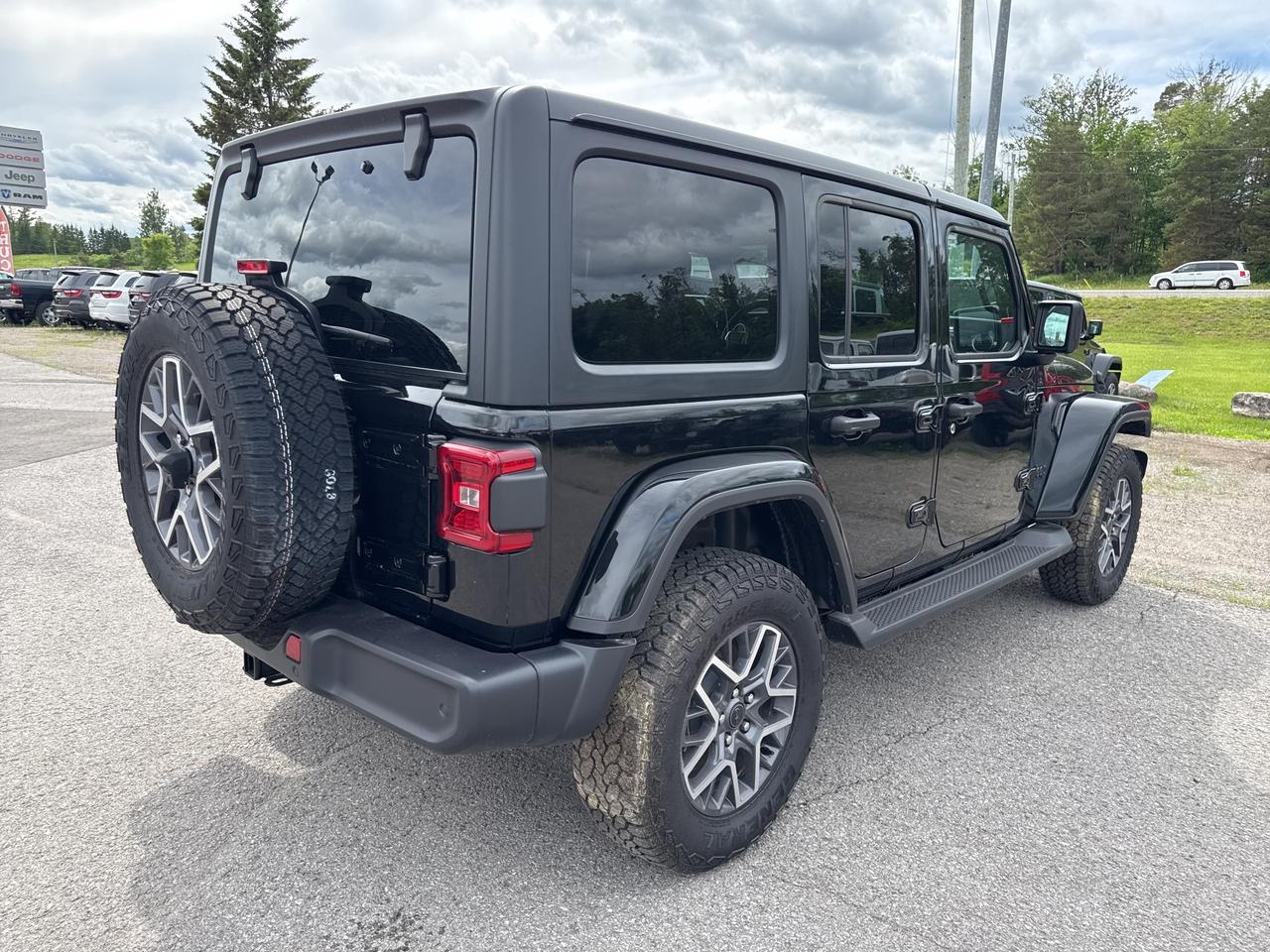 2025 Jeep Wrangler Sahara - Htd Leather/Wheel - Adaptive Cruise Photo