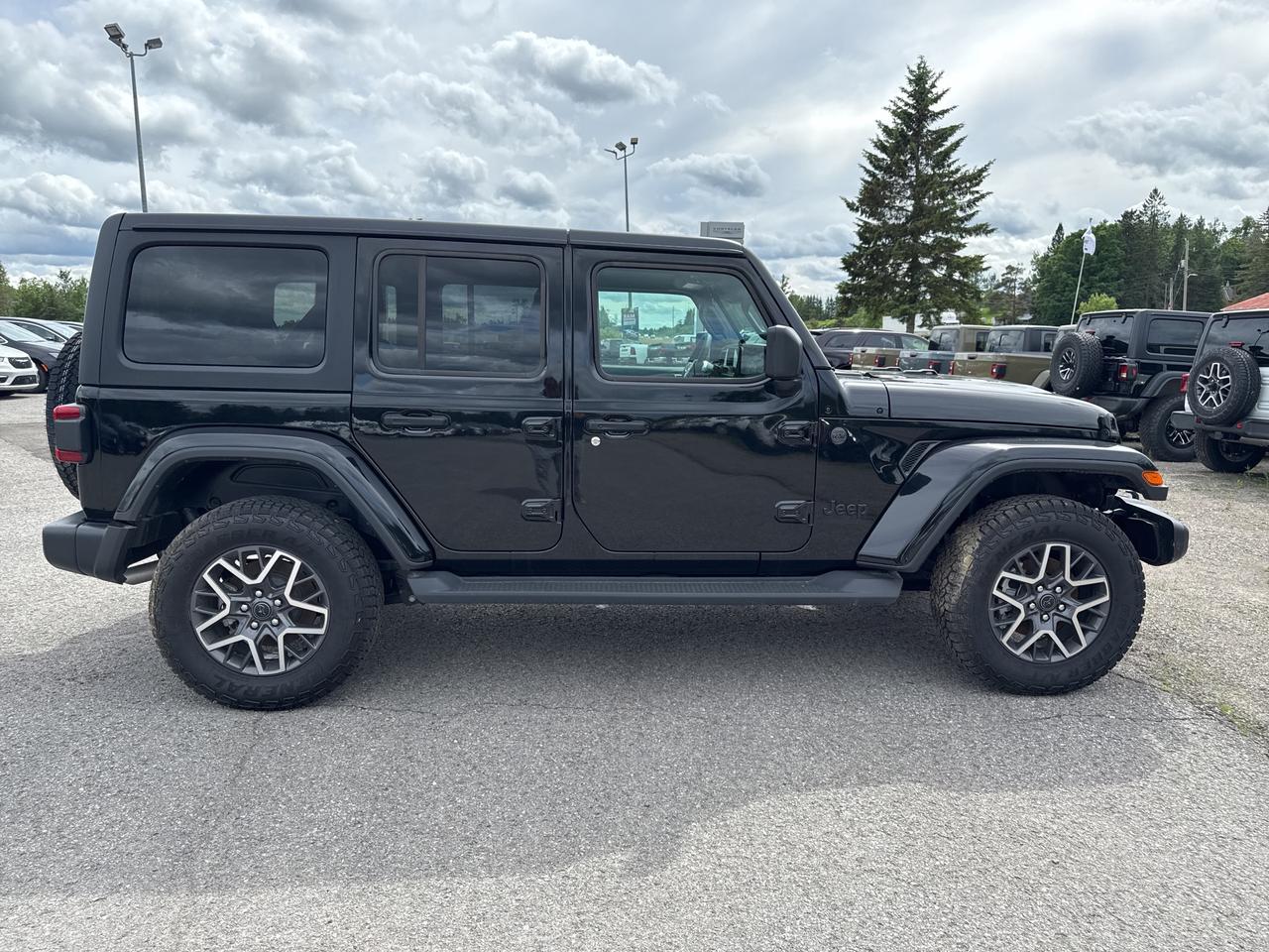 2025 Jeep Wrangler Sahara - Htd Leather/Wheel - Adaptive Cruise Photo
