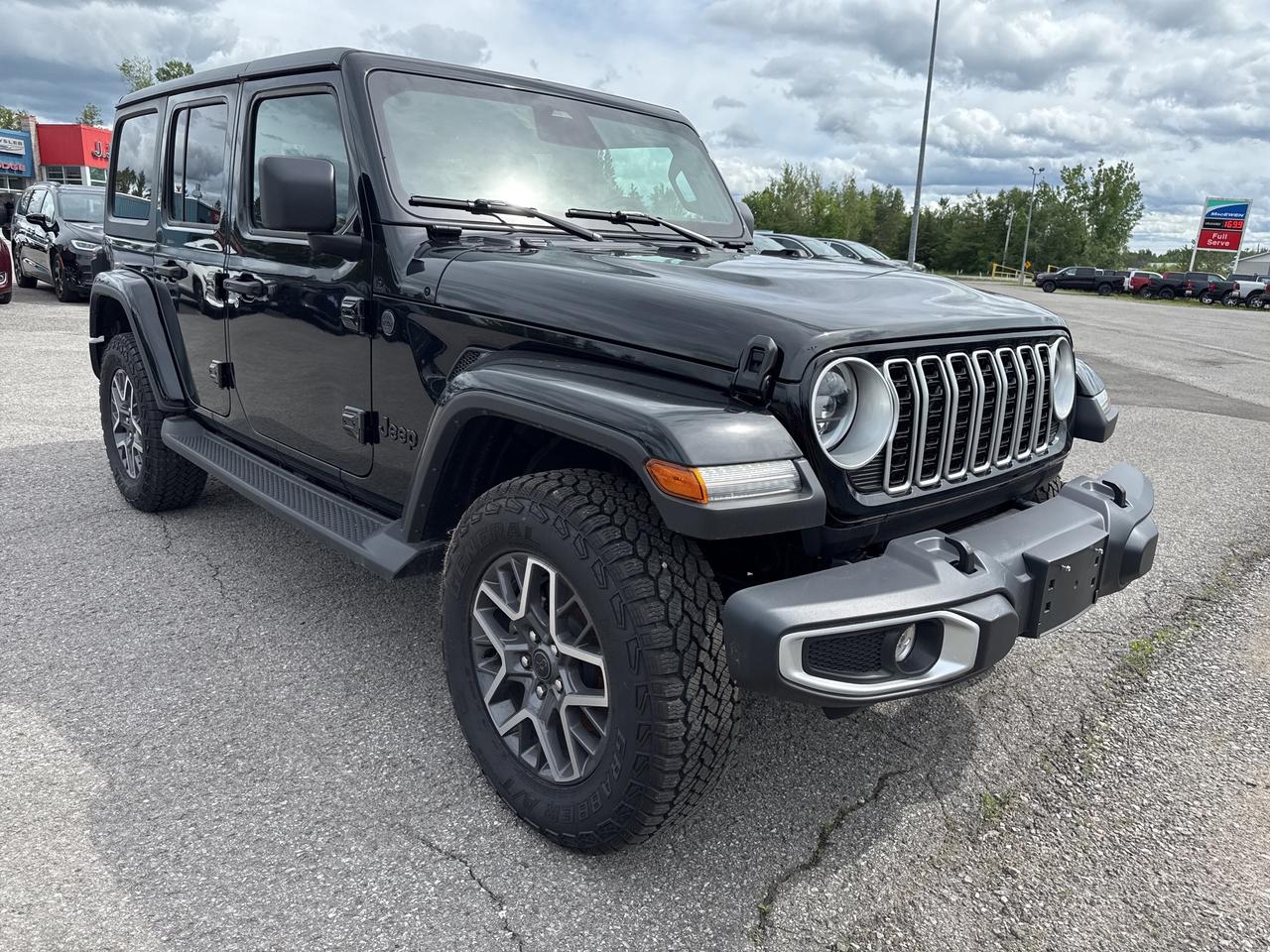 2025 Jeep Wrangler Sahara - Htd Leather/Wheel - Adaptive Cruise Photo