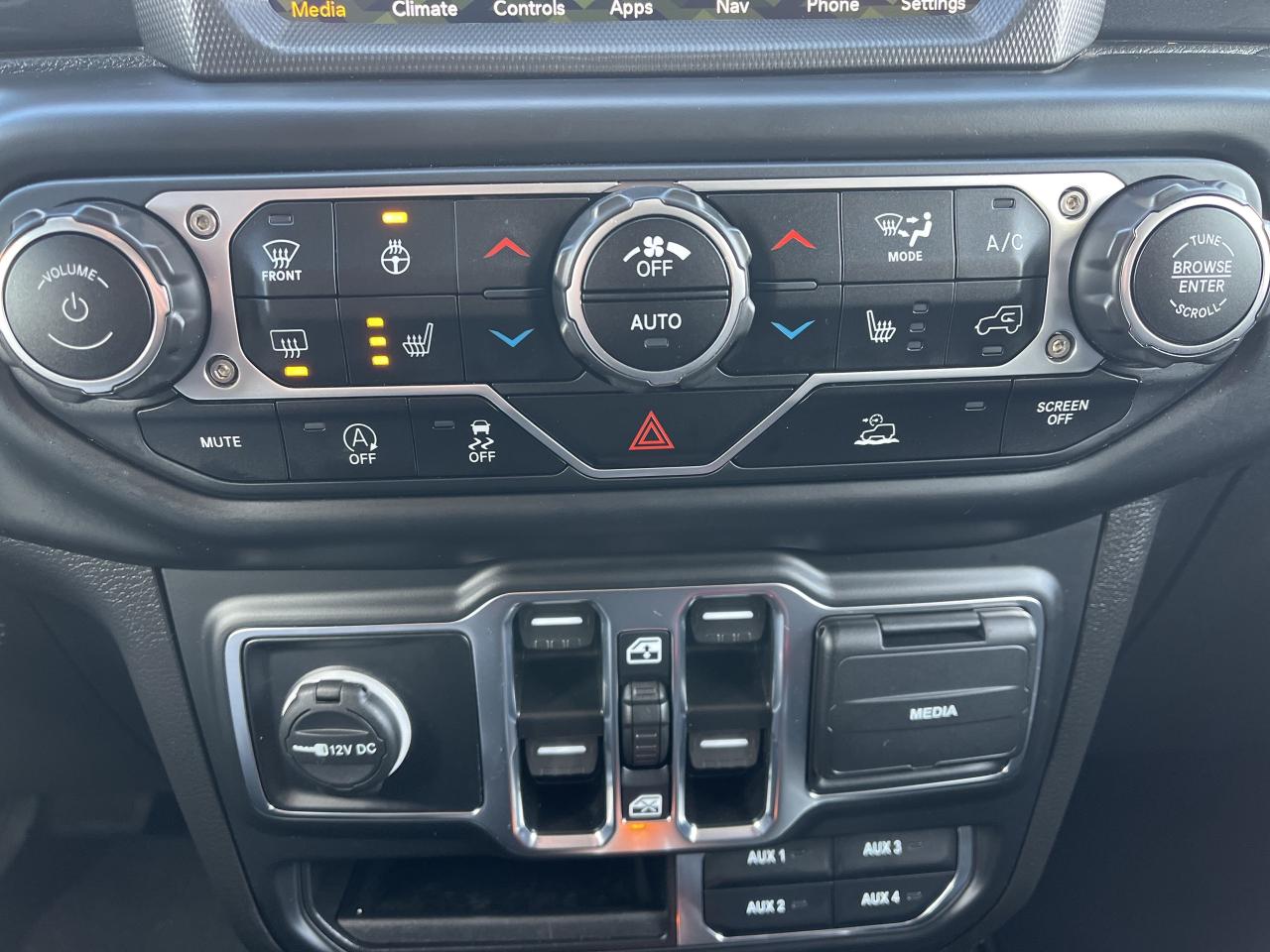 2023 Jeep Wrangler Sahara Altitude - Nav - Htd Leather/Wheel Photo