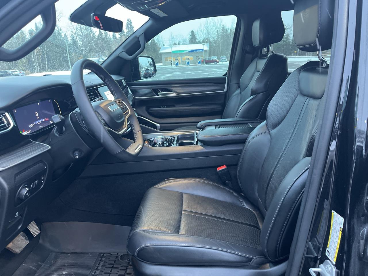 2023 Jeep Wagoneer Series III - Nav - Adaptive Cruise Photo