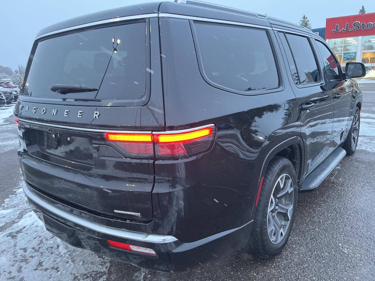 2023 Jeep Wagoneer Series III - Nav - Adaptive Cruise Photo