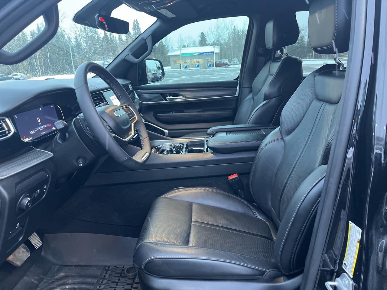 2023 Jeep Wagoneer Series III - Nav - Adaptive Cruise Photo