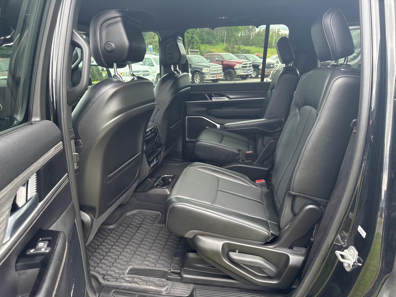 2023 Jeep Wagoneer Series III - Nav - Adaptive Cruise Photo