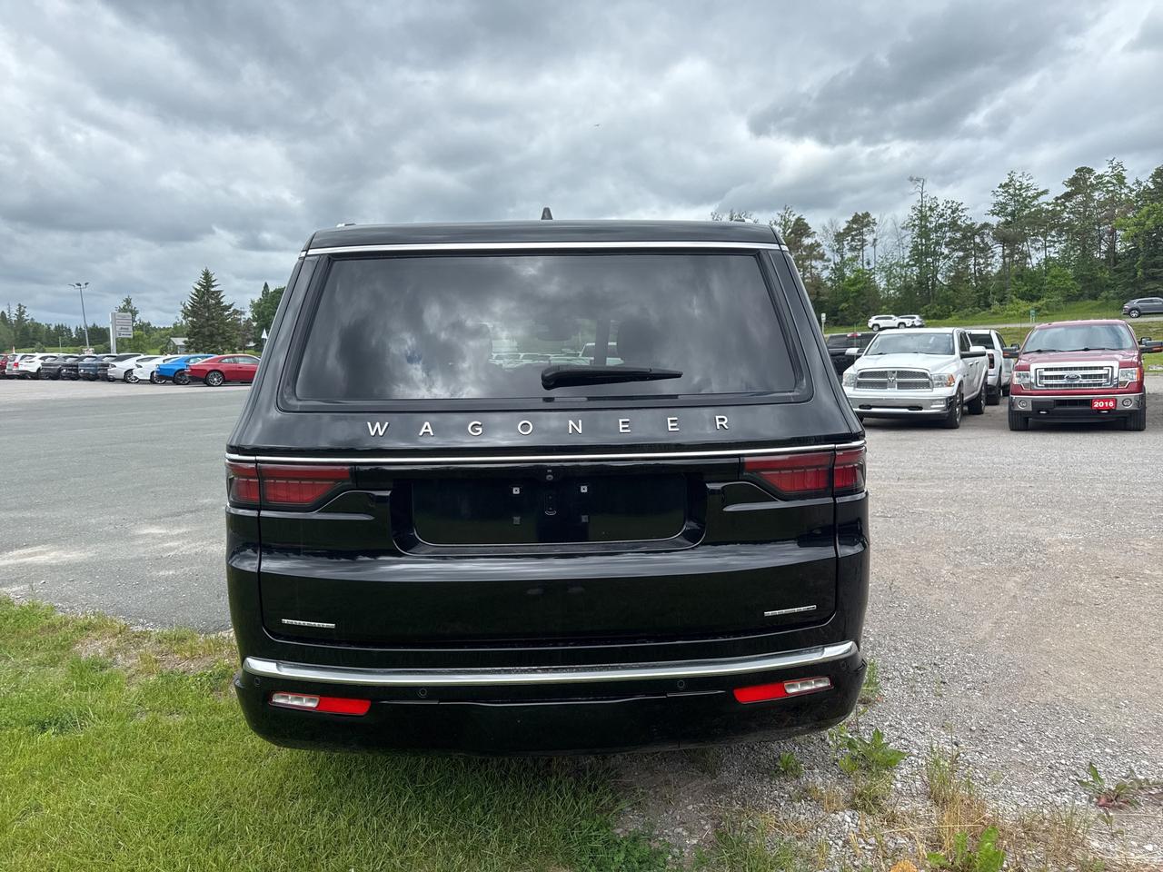 2023 Jeep Wagoneer Series III - Nav - Adaptive Cruise Photo