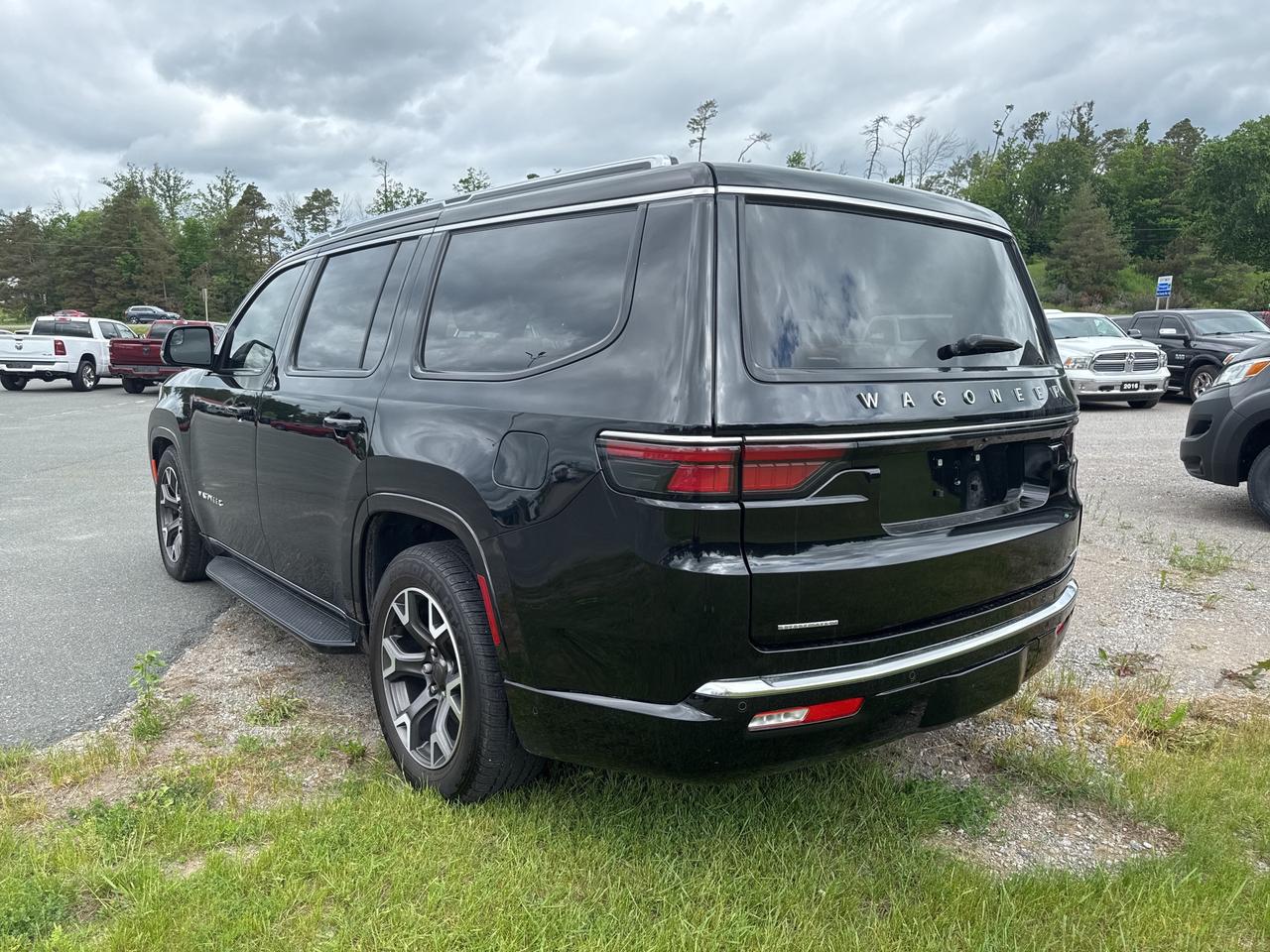 2023 Jeep Wagoneer Series III - Nav - Adaptive Cruise Photo