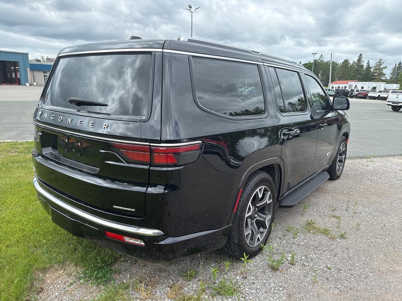 2023 Jeep Wagoneer Series III - Nav - Adaptive Cruise Photo