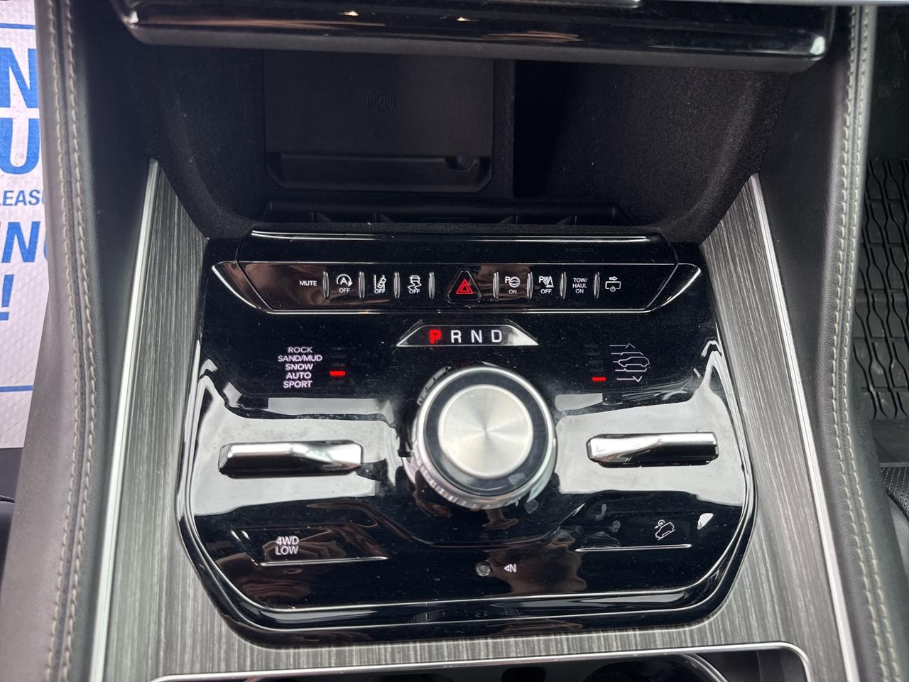 2023 Jeep Wagoneer Series III - Nav - Adaptive Cruise Photo