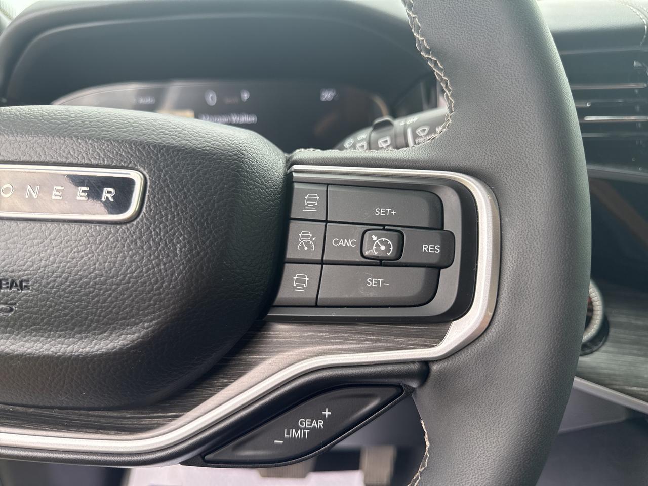 2023 Jeep Wagoneer Series III - Nav - Adaptive Cruise Photo