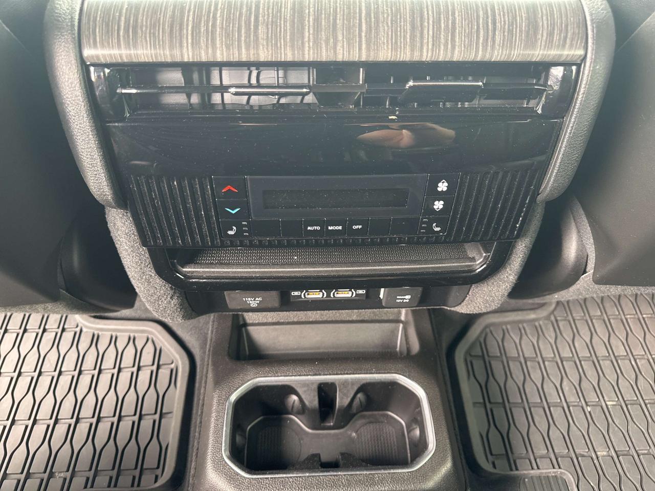 2023 Jeep Wagoneer Series III - Nav - Adaptive Cruise Photo