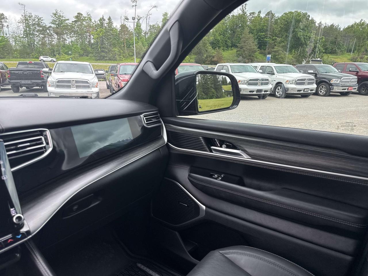 2023 Jeep Wagoneer Series III - Nav - Adaptive Cruise Photo