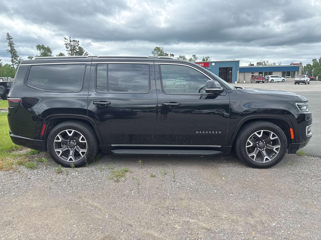2023 Jeep Wagoneer Series III - Nav - Adaptive Cruise Photo