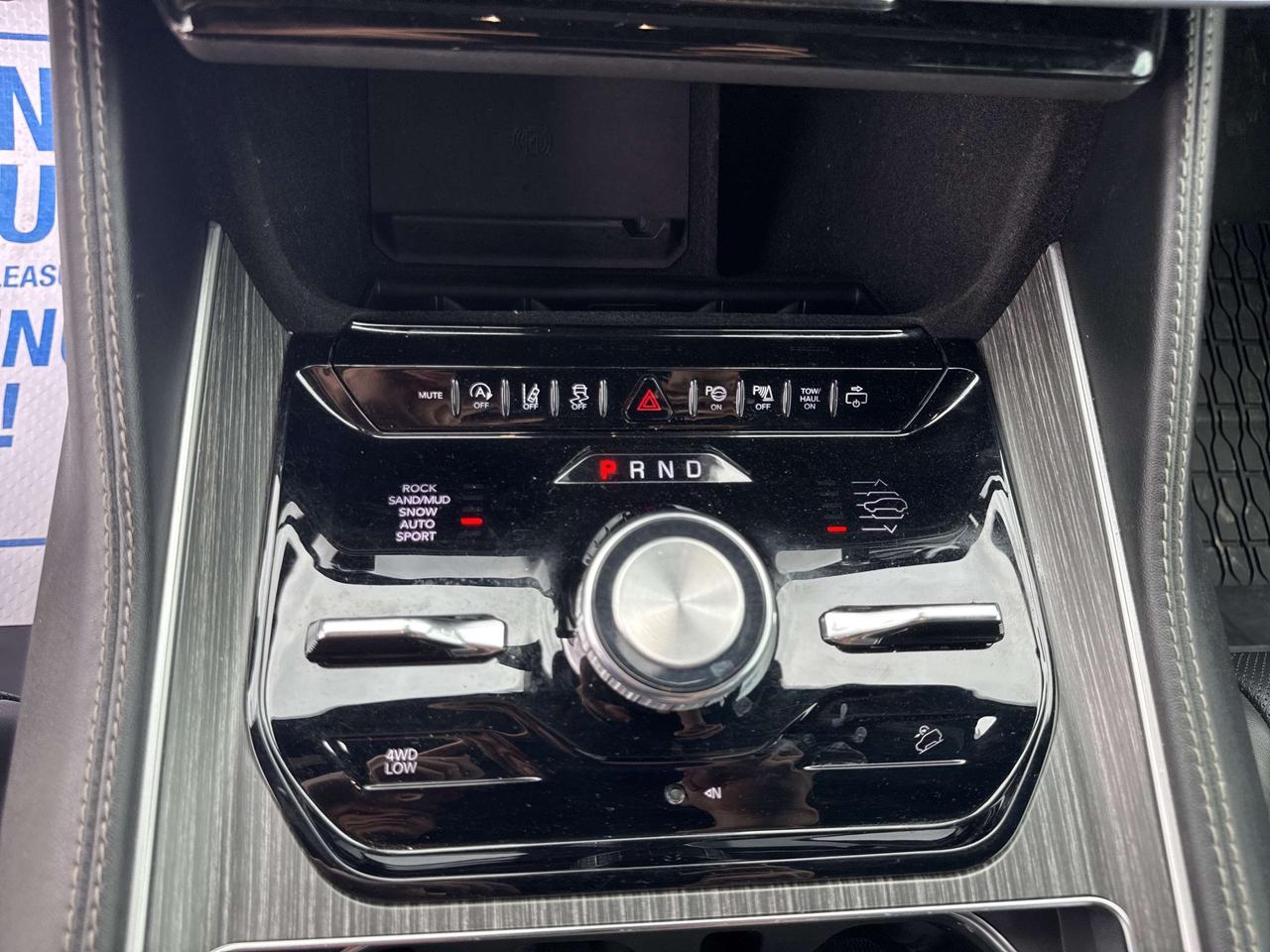 2023 Jeep Wagoneer Series III - Nav - Adaptive Cruise Photo